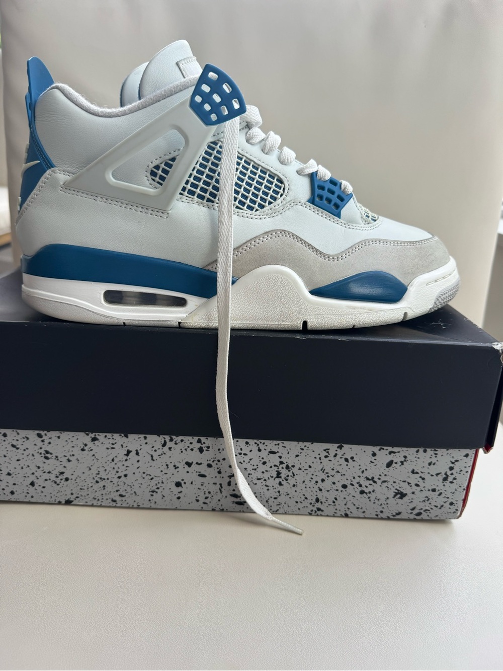 Air Jordan 4 Retro